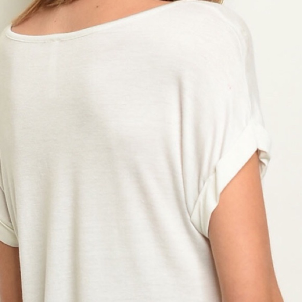 ❌DONATED❌Ivory Off White Graphic “Oops” Lips Print Tee Top - Picture 3 of 10